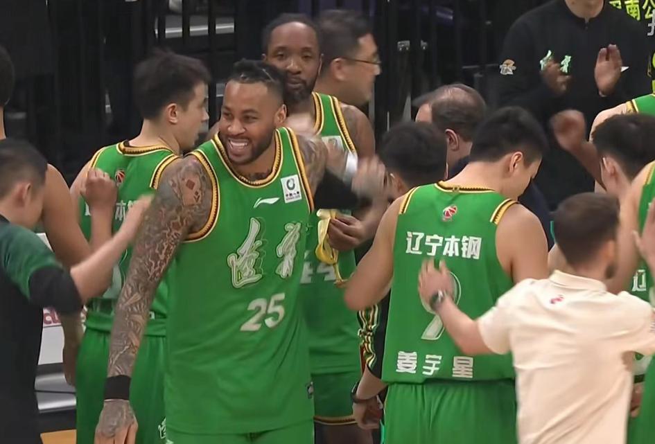 乐鱼体育官方网站-辽宁男篮完胜新疆，鄢手骐16分莫兰德17+12，阿不都沙拉木13分